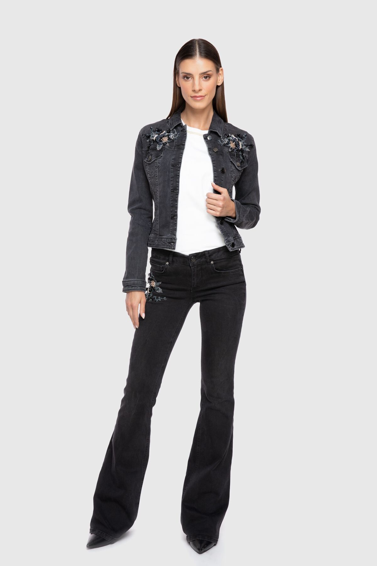 GIZIA Boncuk Işleme Detaylı Siyah Jean Ceket