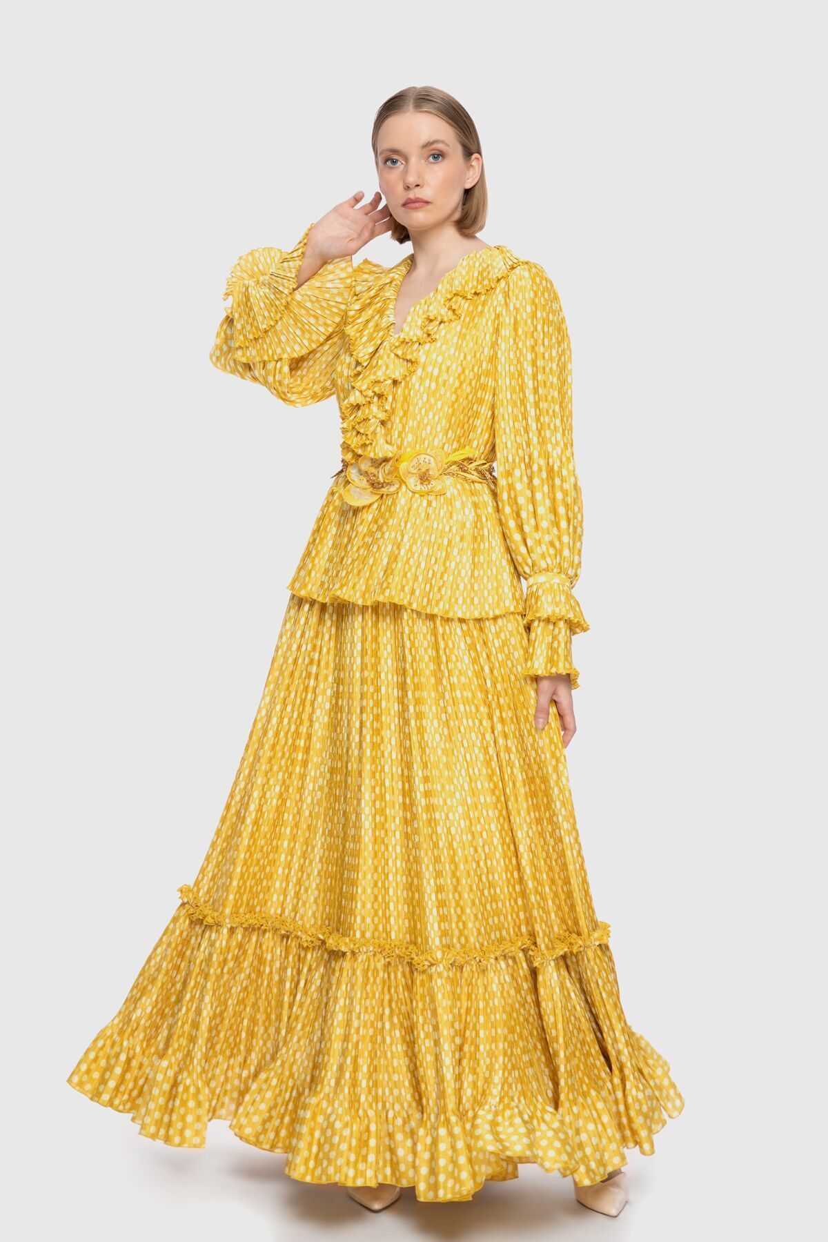 GIZIA Çiçek Kemer Aksesuarlı Uzun Puantiye Desenli Sarı Elbise