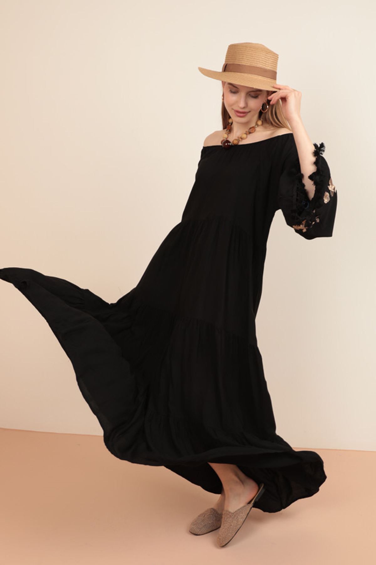 RICHMOST Bol Kollu ve Kolu Nakış Detaylı Viskon Kumaşlı Maxi / Uzun Boylu Kadın Elbise Yaz /Bahar Siyah