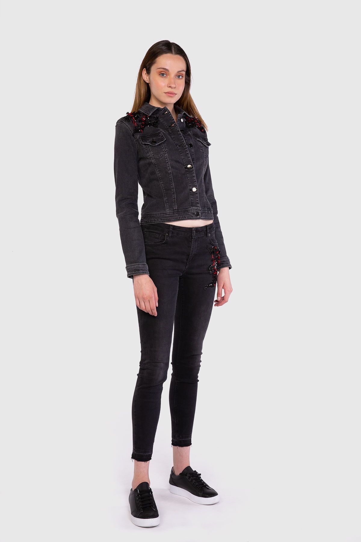 GIZIA Omuzlardan Nakış Işlemeli Siyah Jean Ceket