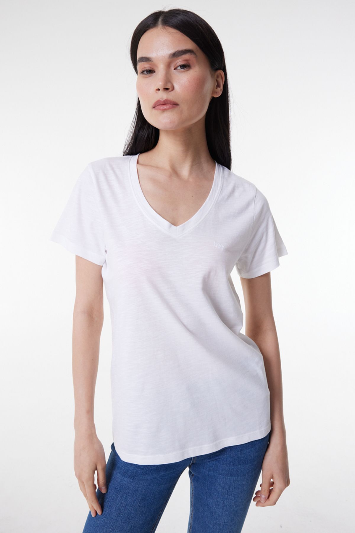 Lee Regular Fit Normal Kesim V Yaka Beyaz Kadın T-shirt