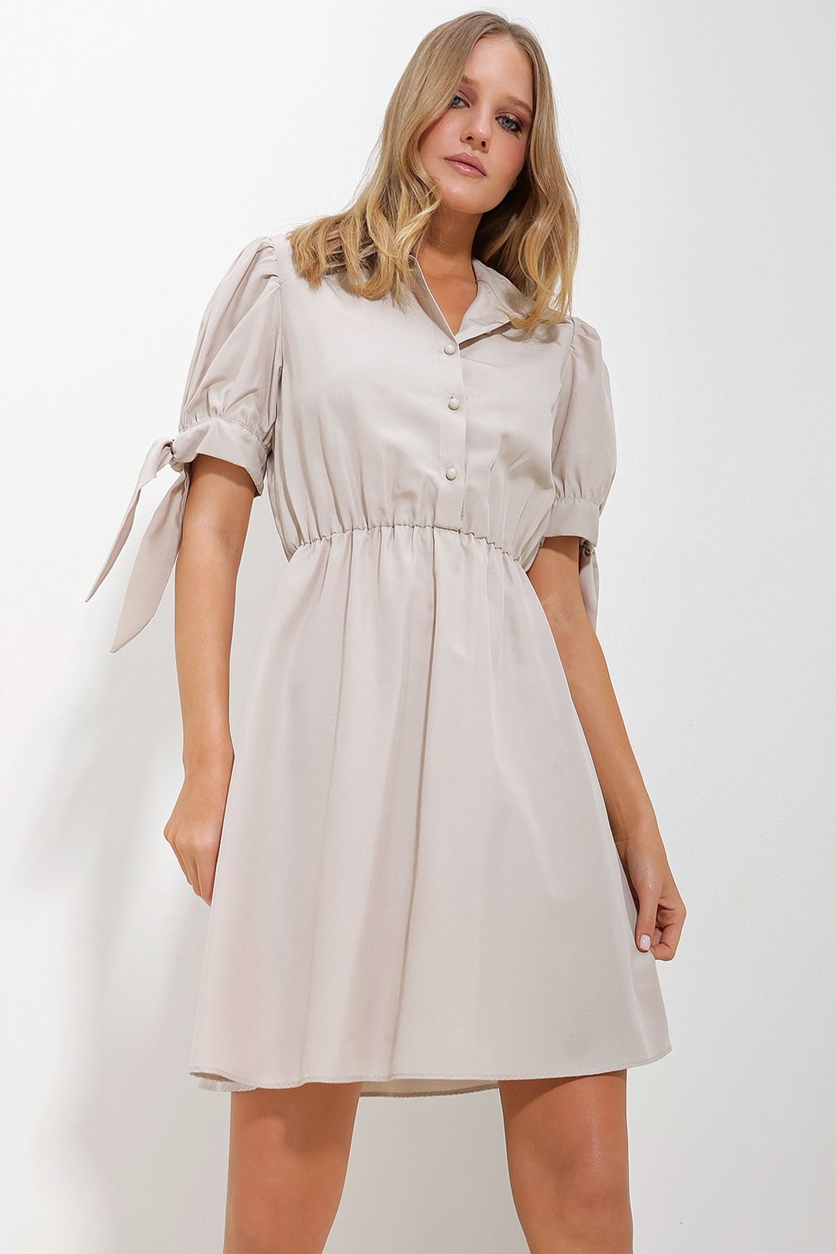 Trend Alaçatı Stili Kadın Bej Gömlek Yaka Karpuz Kollu Poplin Elbise ALC-X11612