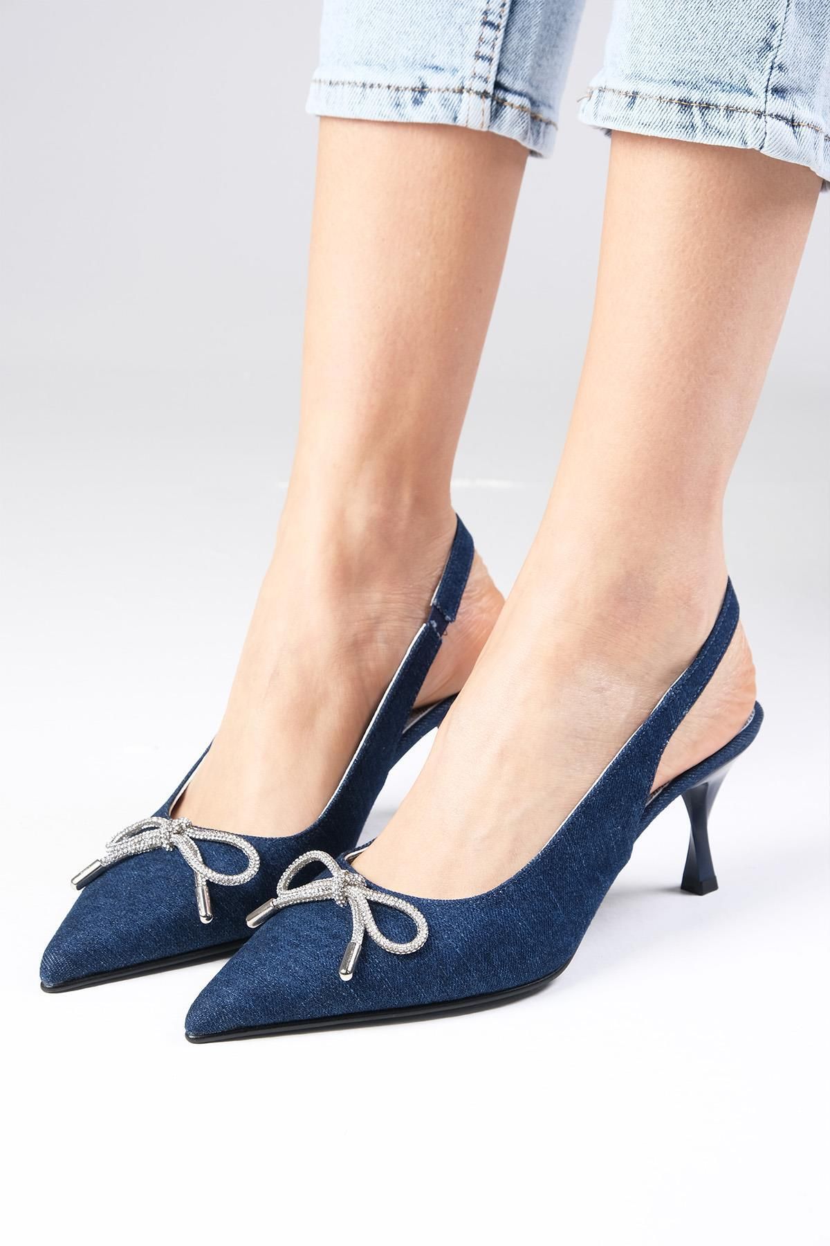 Mio Gusto Alexis Lacivert Renk Denim Kumaş Arkası Açık Taş Fiyonklu Kadın Topuklu Ayakkabı
