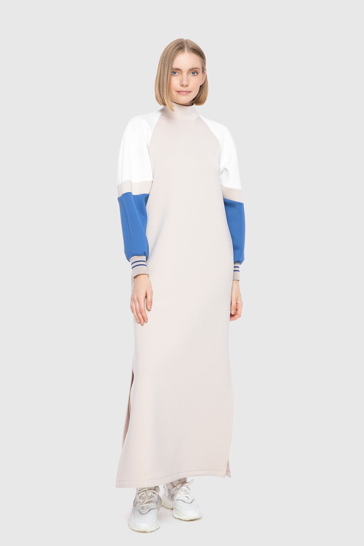 GIZIA Nakış Işleme Detaylı Kontrast Garnili Uzun Bej Elbise