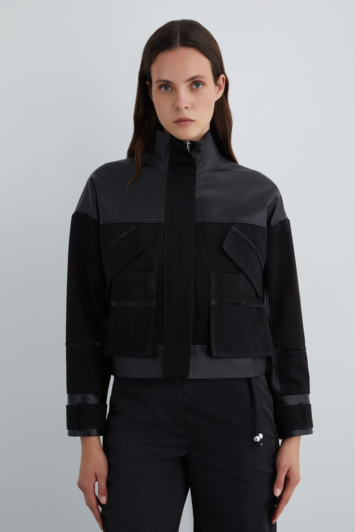 GIZIA Sim Şerit Detaylı Siyah Dik Yaka Ceket