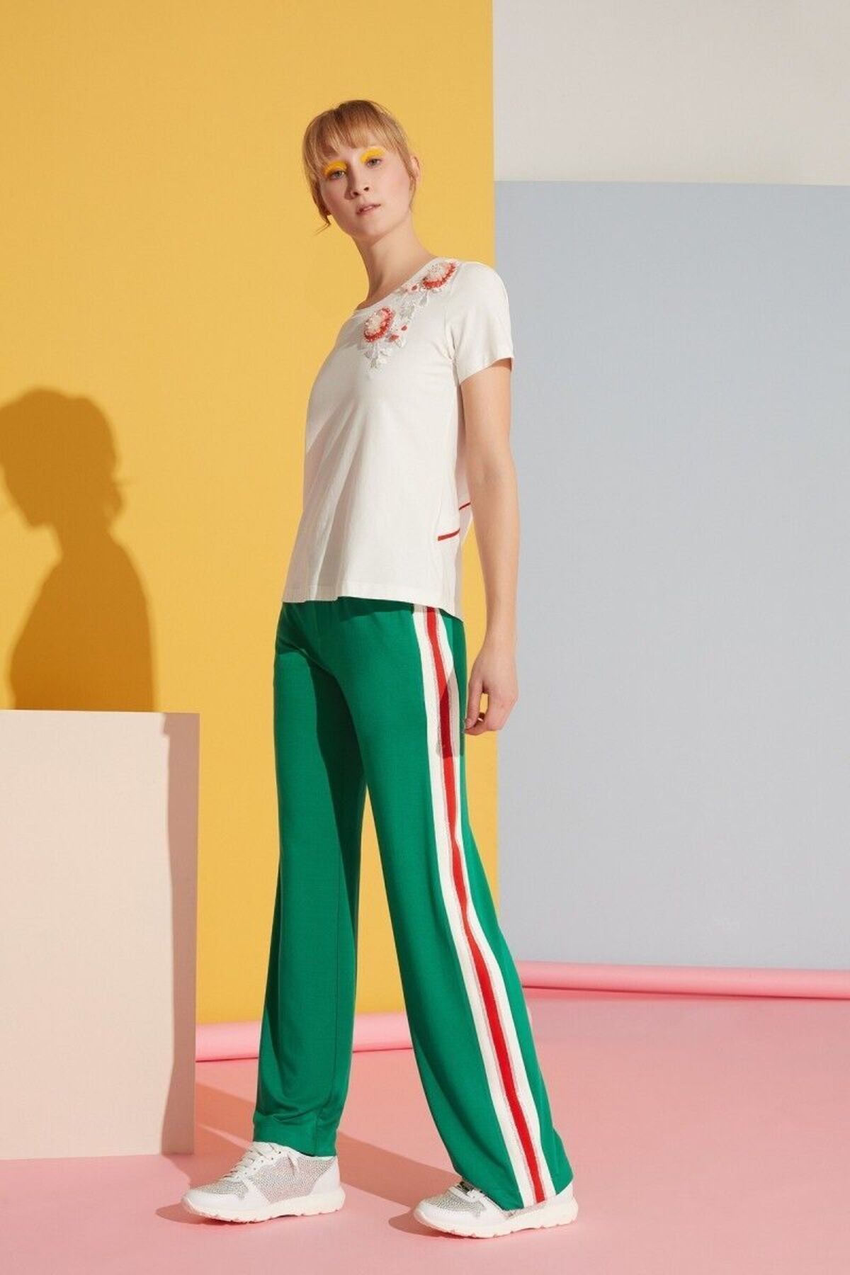 GIZIA Beyaz Şerit Detaylı Yeşil Spor Pantolon