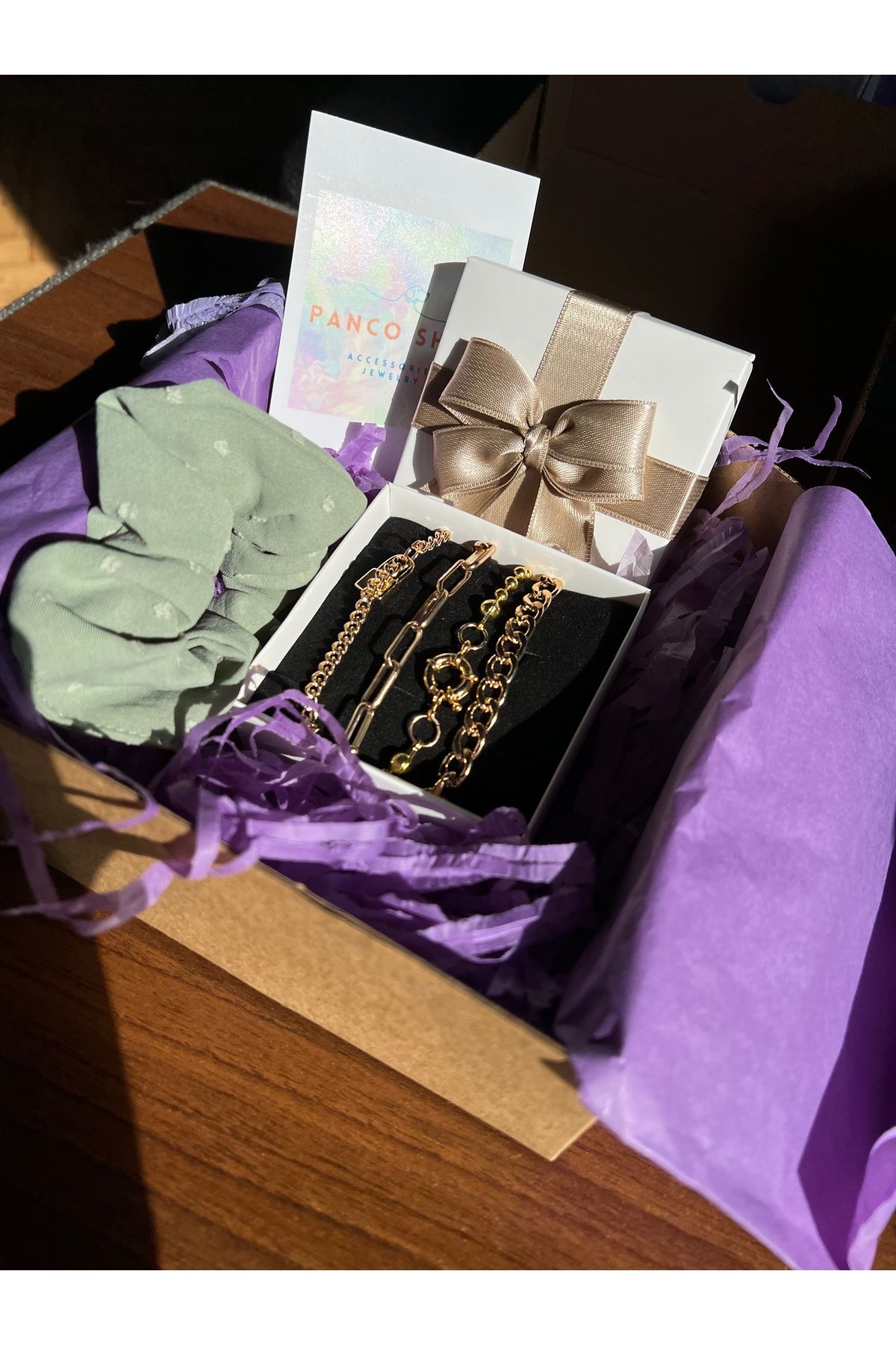 PANCO SHOP ACCESSORIES JEWELRY 4 ‘lü bileklik set ve toka Kutulu hediye paketi sepeti kızlar için hediye Işıl Işıl bileklik seti