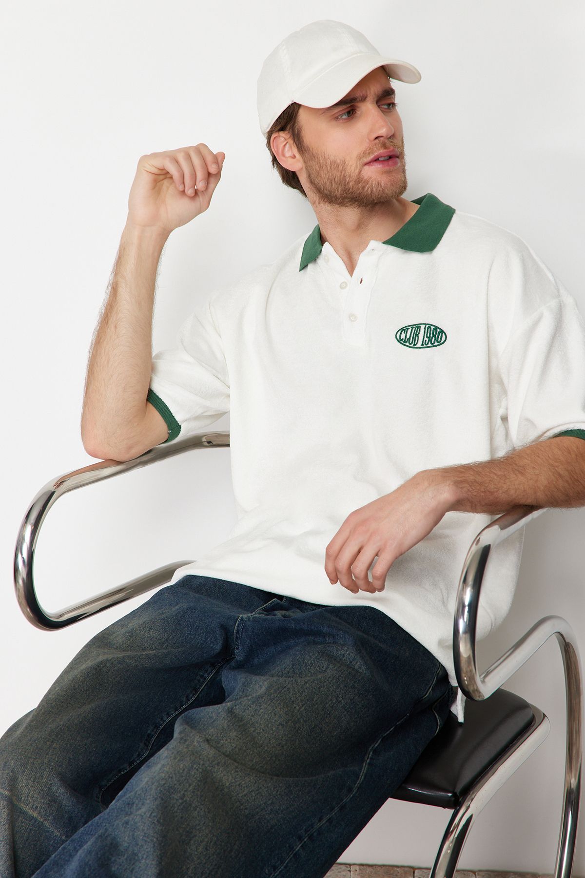 TRENDYOL MAN Ekru  Oversize/Geniş Kesim Yazı Nakışlı Havlu Kumaşlı Düğmeli Polo Yaka T-Shirt TMNSS24PO00000