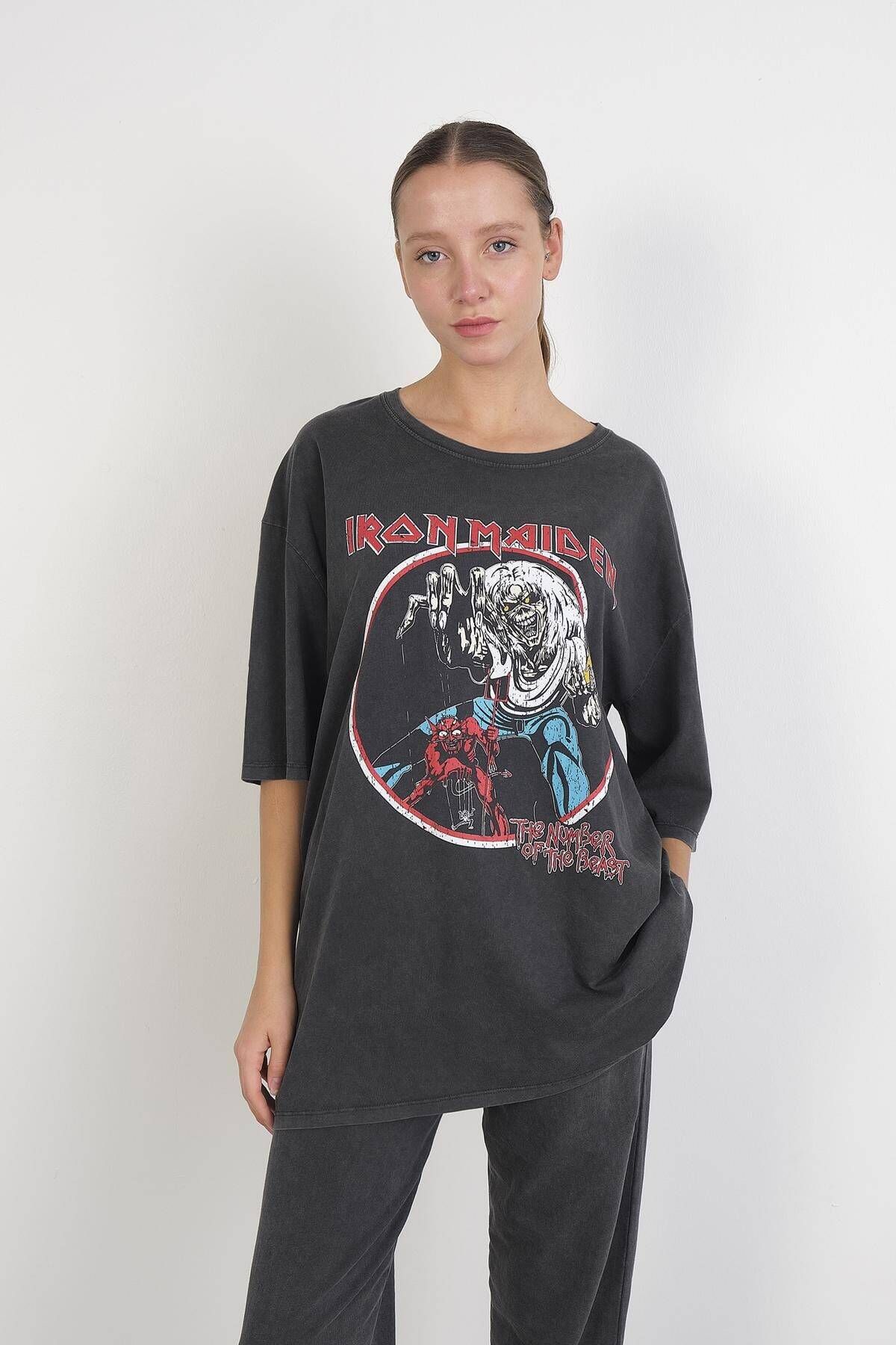 Addax Soluk Efektli Iron Maiden Baskılı T-shirt P10179-b7