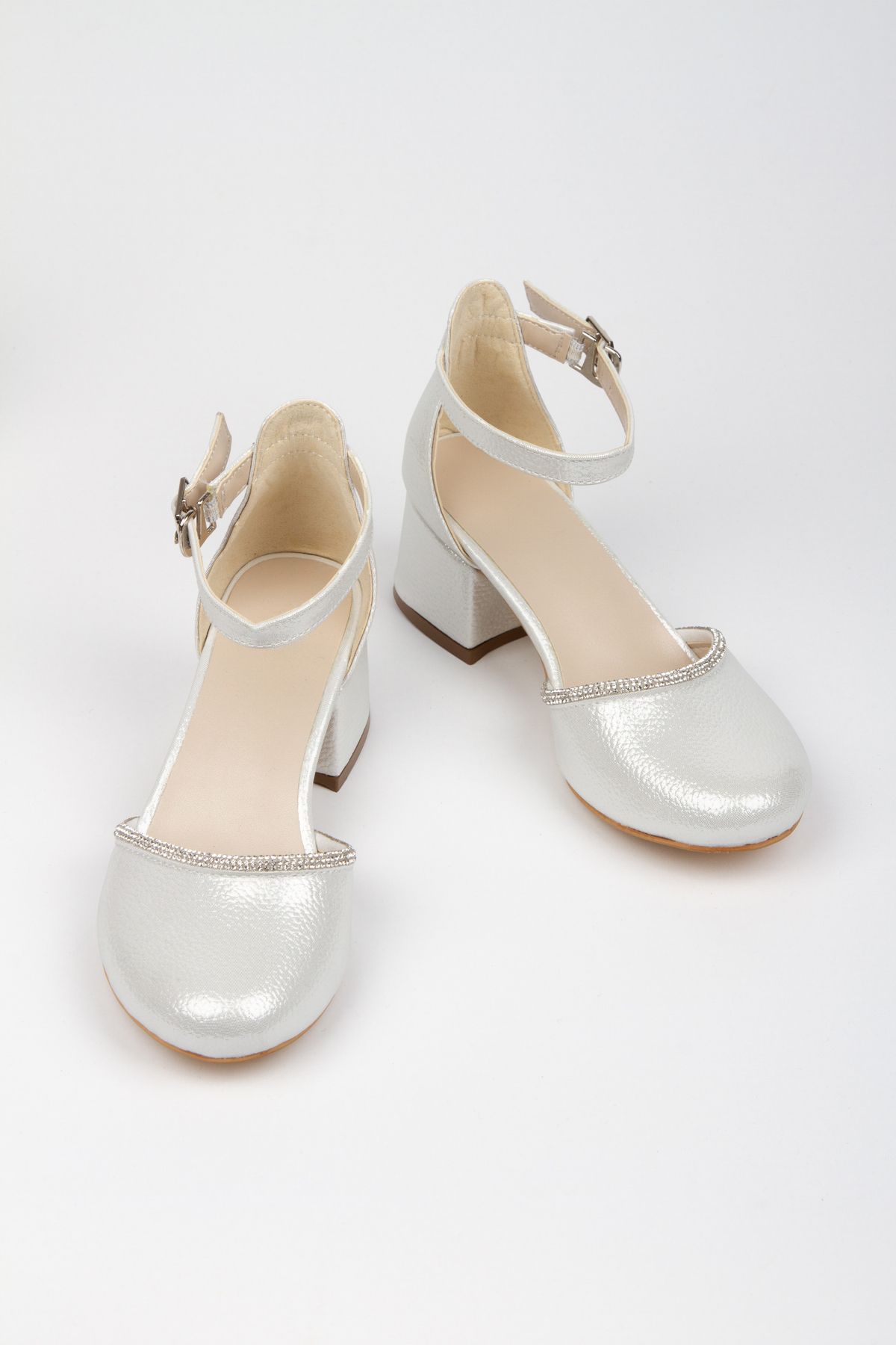shopland İnci Sedefli Beyaz Renk Bilekten Bağlamalı Kız Çocuk Bayramlık Ayakkabı