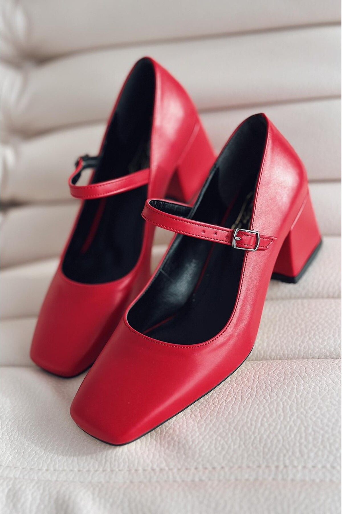 I Love Shoes Monse Mat Deri Mary Jane Kadın Topuklu Ayakkabı Kırmızı