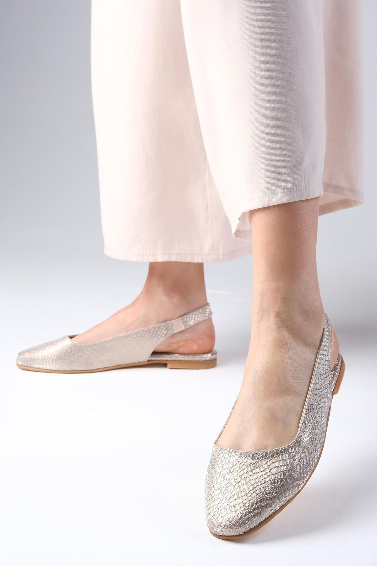 Mio Gusto Mio Gust Ally Altın Renk Yılan Derisi Desenli Küt Burunlu Arkası Açık Kadın Babet Ayakkabı
