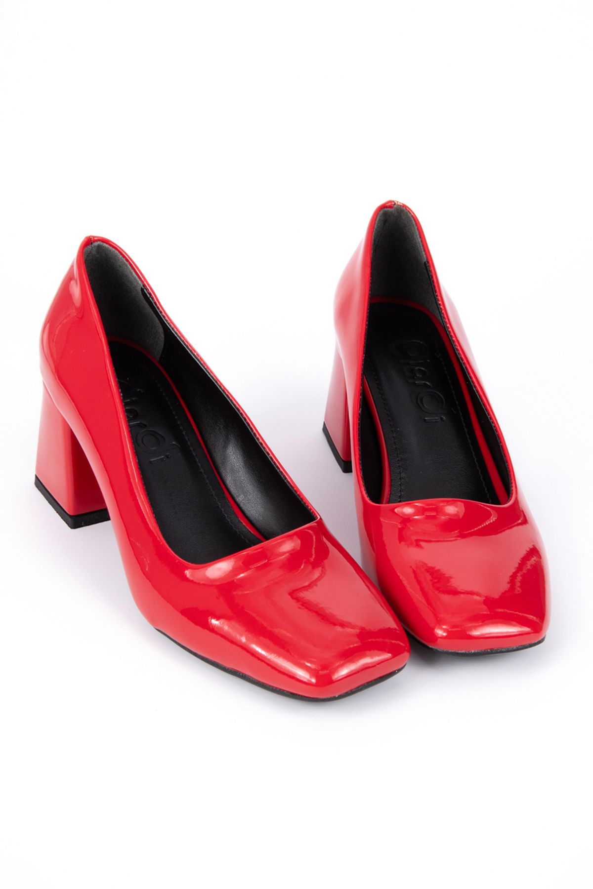 Diardi Kadın Kırmızı Rugan Rengi Topuklu Ayakkabı