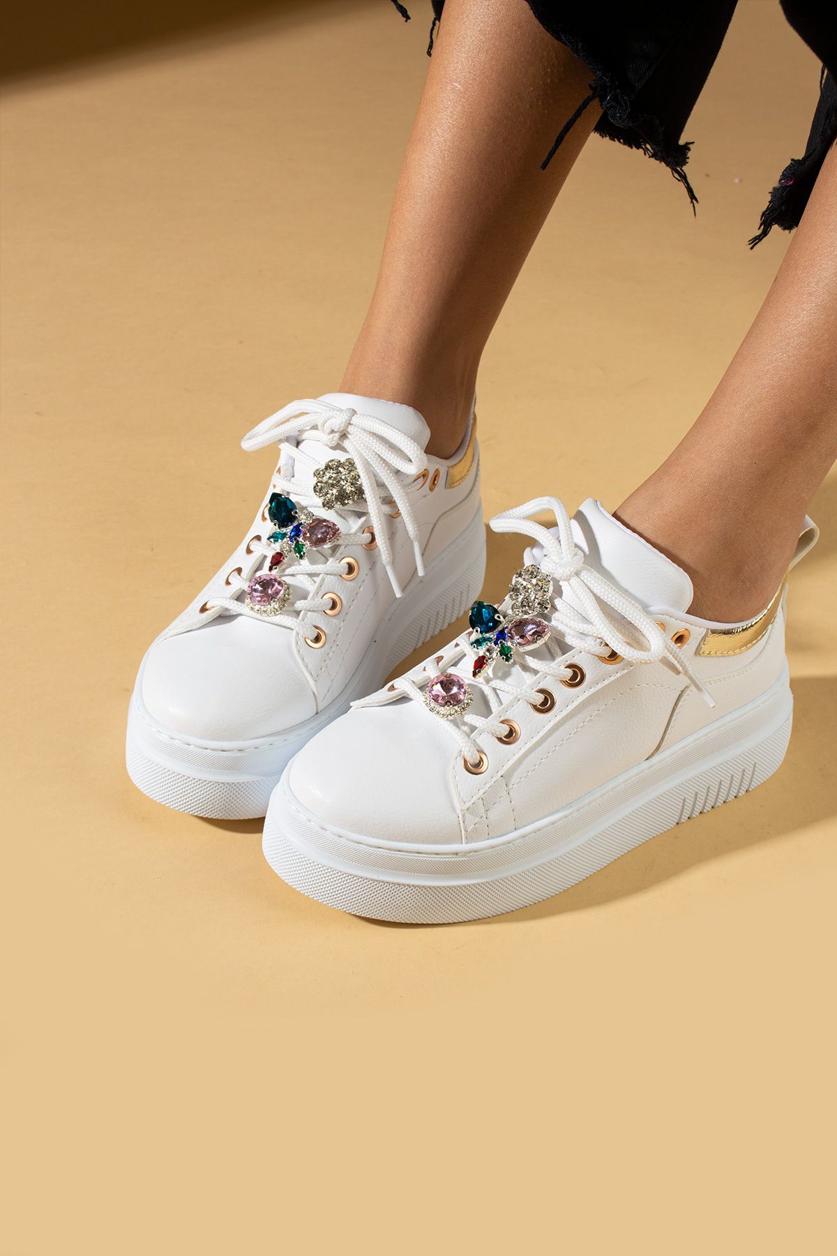 Pembe Potin Kadın Beyaz Poli Rahat Taban Taşlı Şık Tarz Bağcıklı Sneaker Ayakkabı