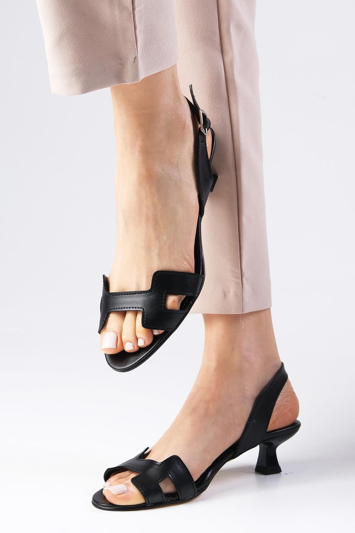 Mio Gusto Romy Siyah Renk Kadın Kısa Topuklu Ayakkabı