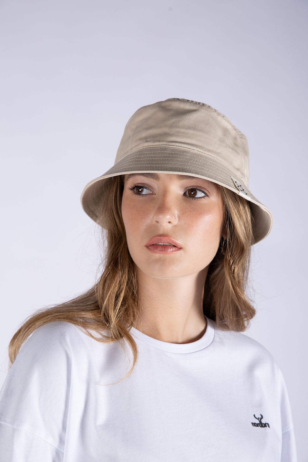 Nordbron Unisex Taş Rengi Pamuk Bez Etiket Detaylı Kova Bucket Şapka İç Astarlı Nakış İşlemeli Gravois