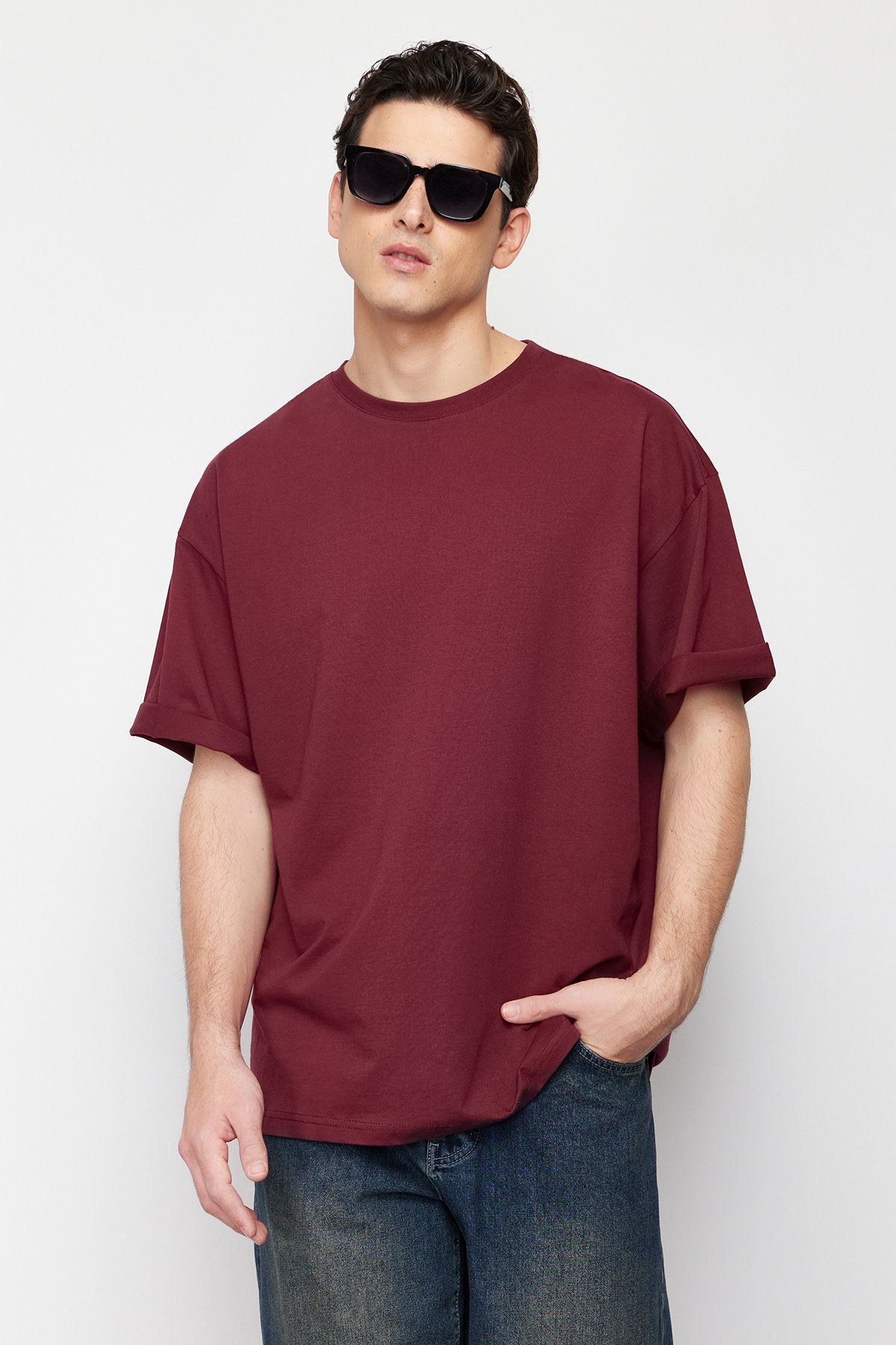 TRENDYOL MAN Bordo  Oversize/Geniş Kesim Basic %100 Pamuklu T-Shirt TMNSS22TS0318