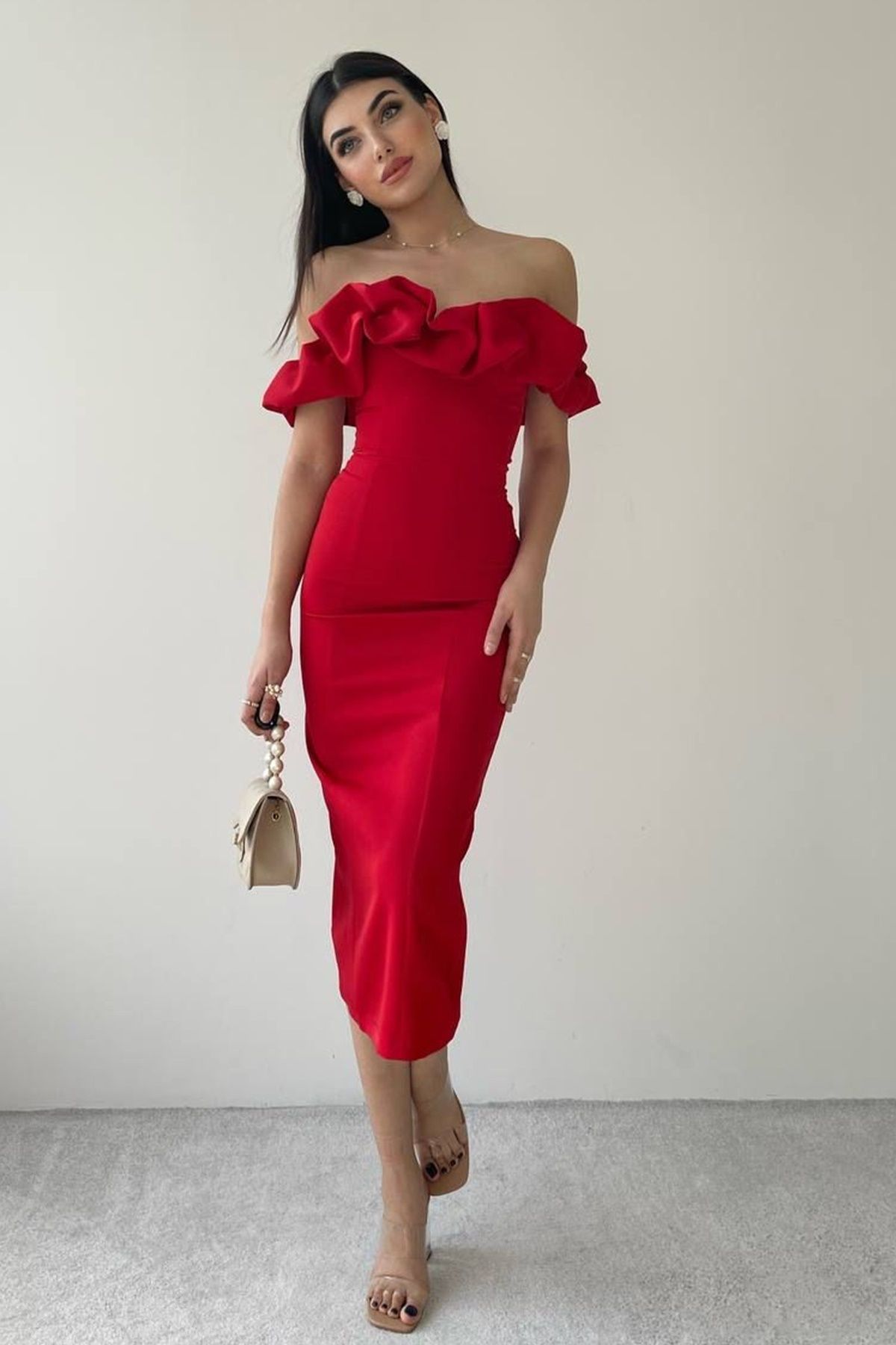 lovebox Kadın Straplez Yaka Düşük Omuz ve Yırtmaç Tasarımlı Midi Kalem Kırmızı Abiye Elbise 219