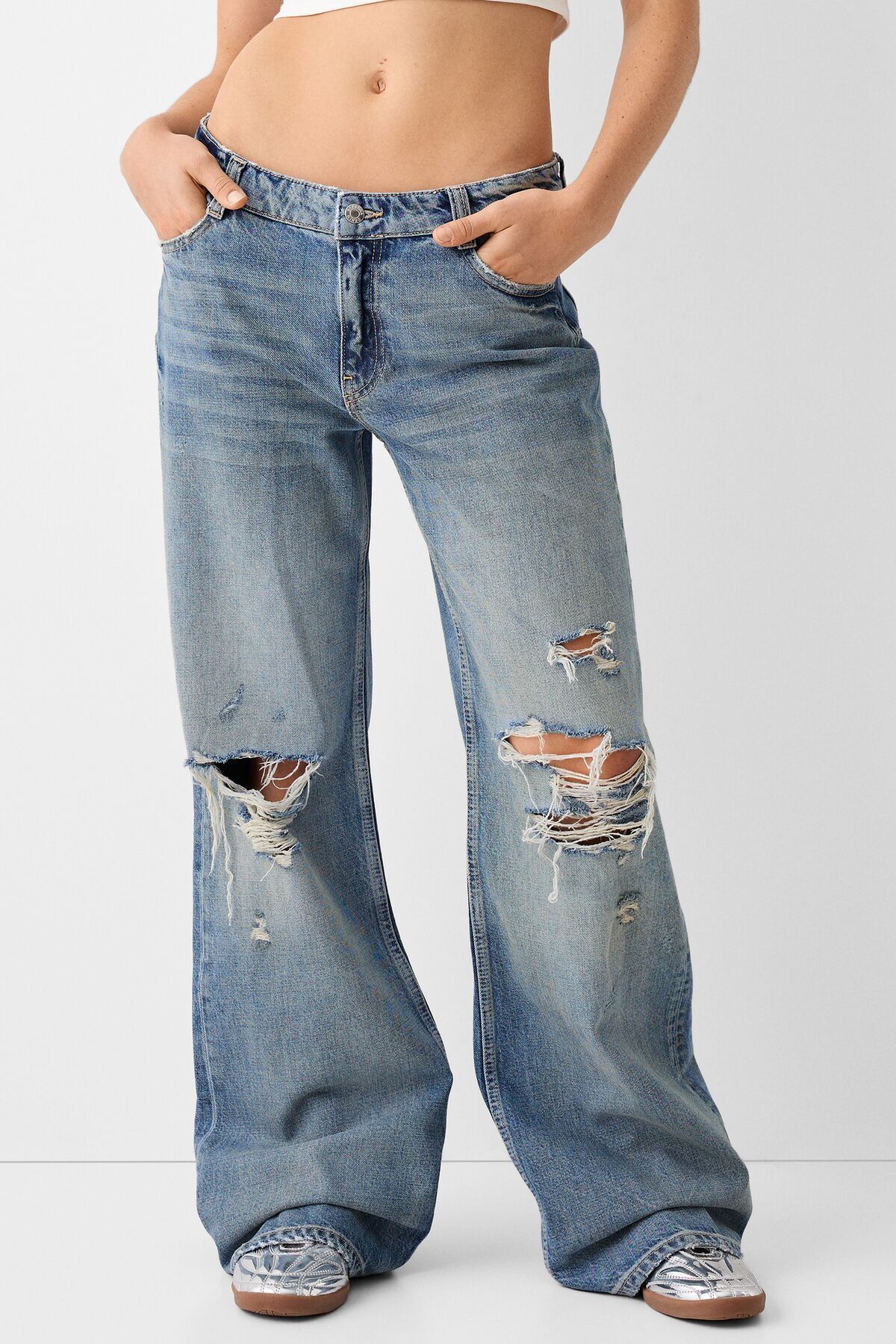 Bershka Distressed bol kesim jean