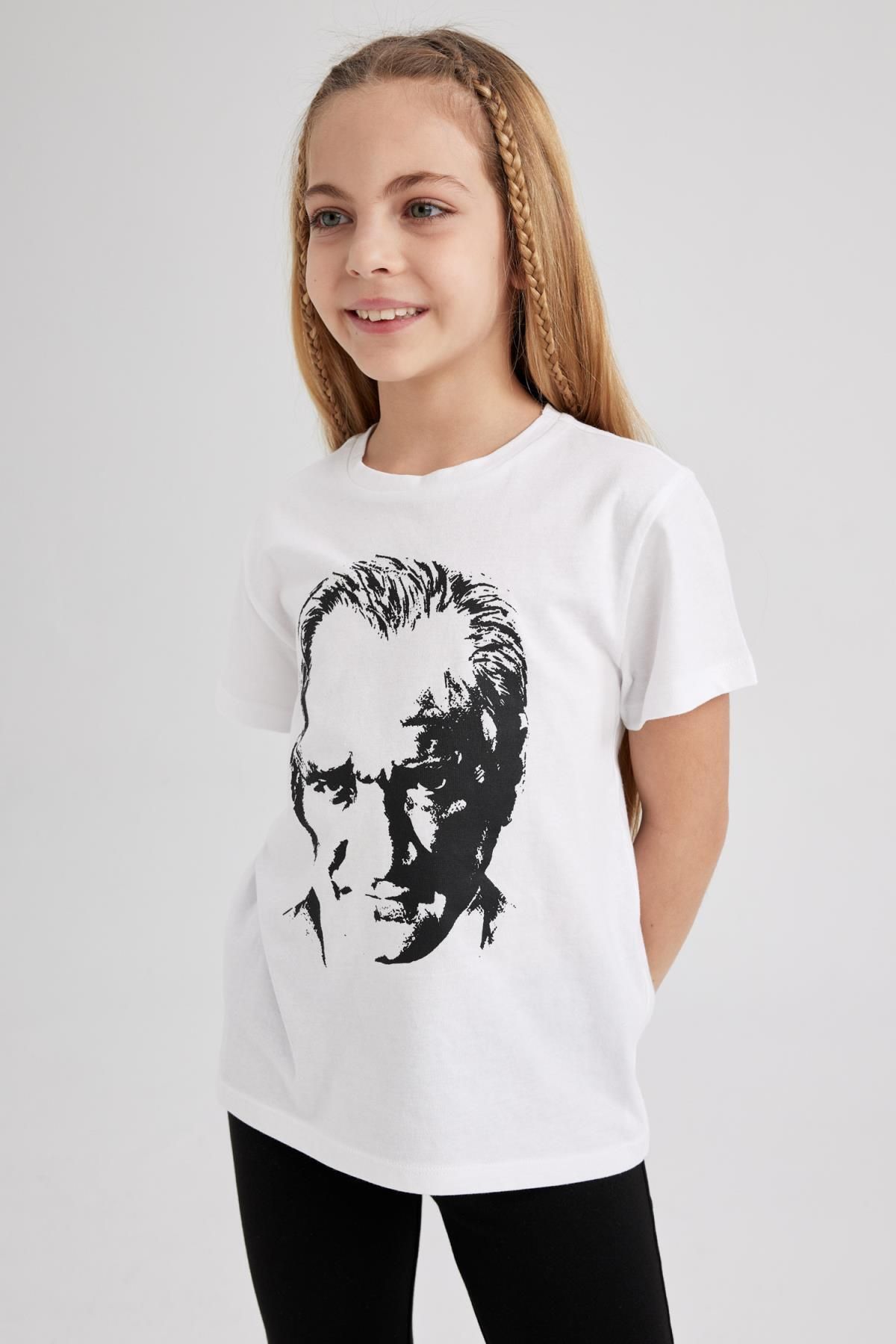 Defacto Kız Çocuk Atatürk Baskılı Kısa Kollu Beyaz Tişört Z5093a623sm