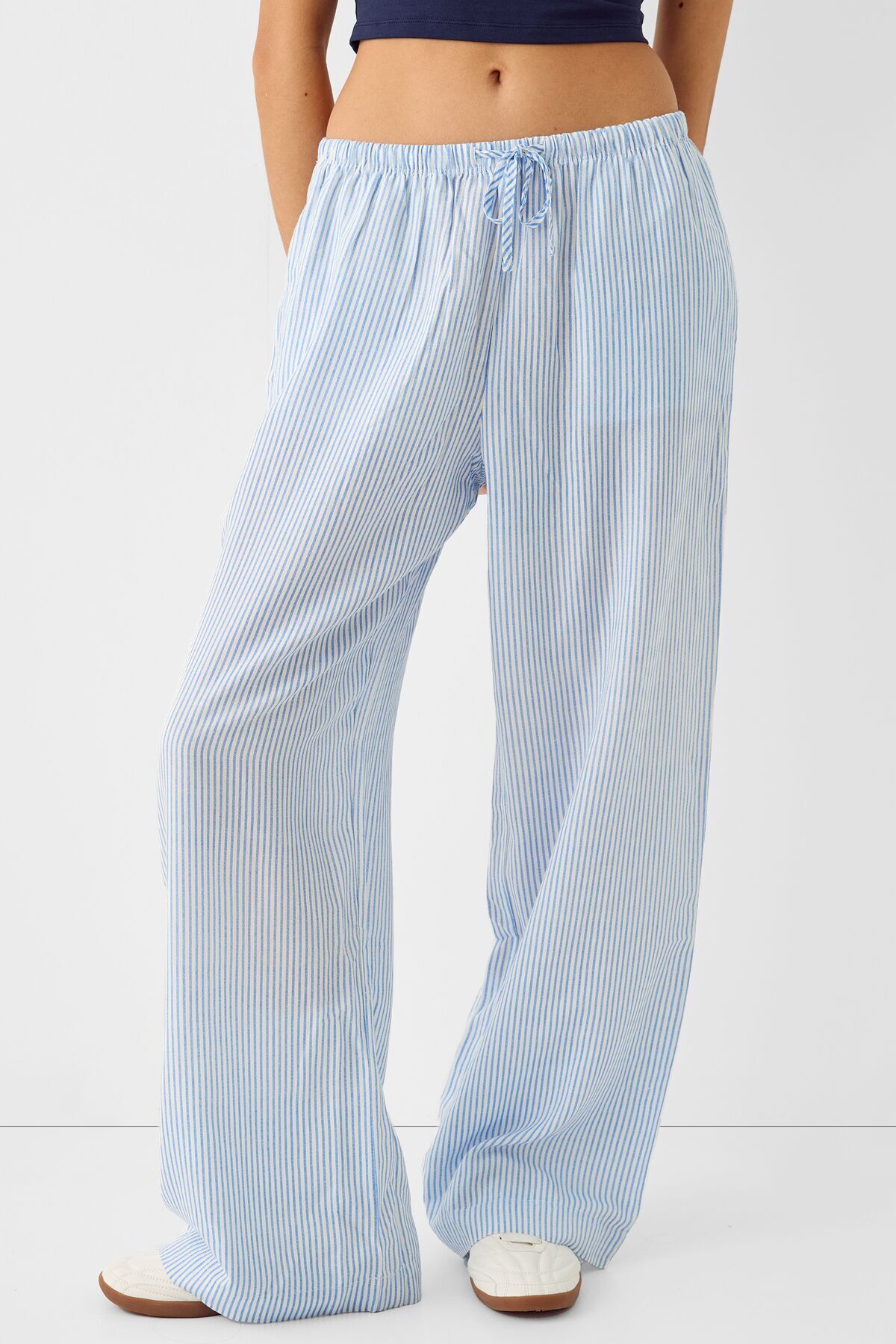 Bershka Elastik belli straight fit keten karışımlı pantolon