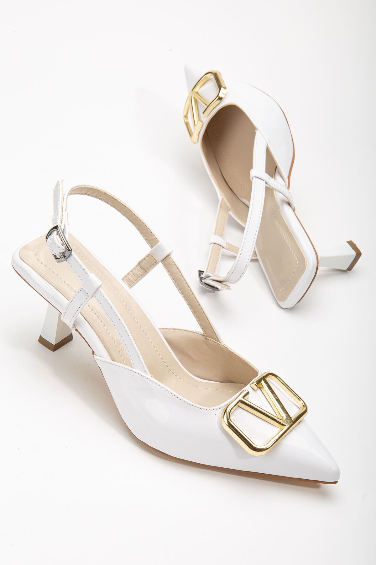 Hayalimdeki Ayakkabı Lianne Beyaz Rugan Toka Detaylı İnce Topuklu Ayakkabı