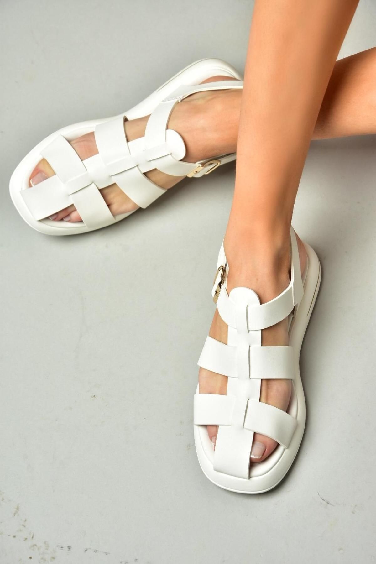 Fox Shoes S518106009 Beyaz Kadın Sandalet