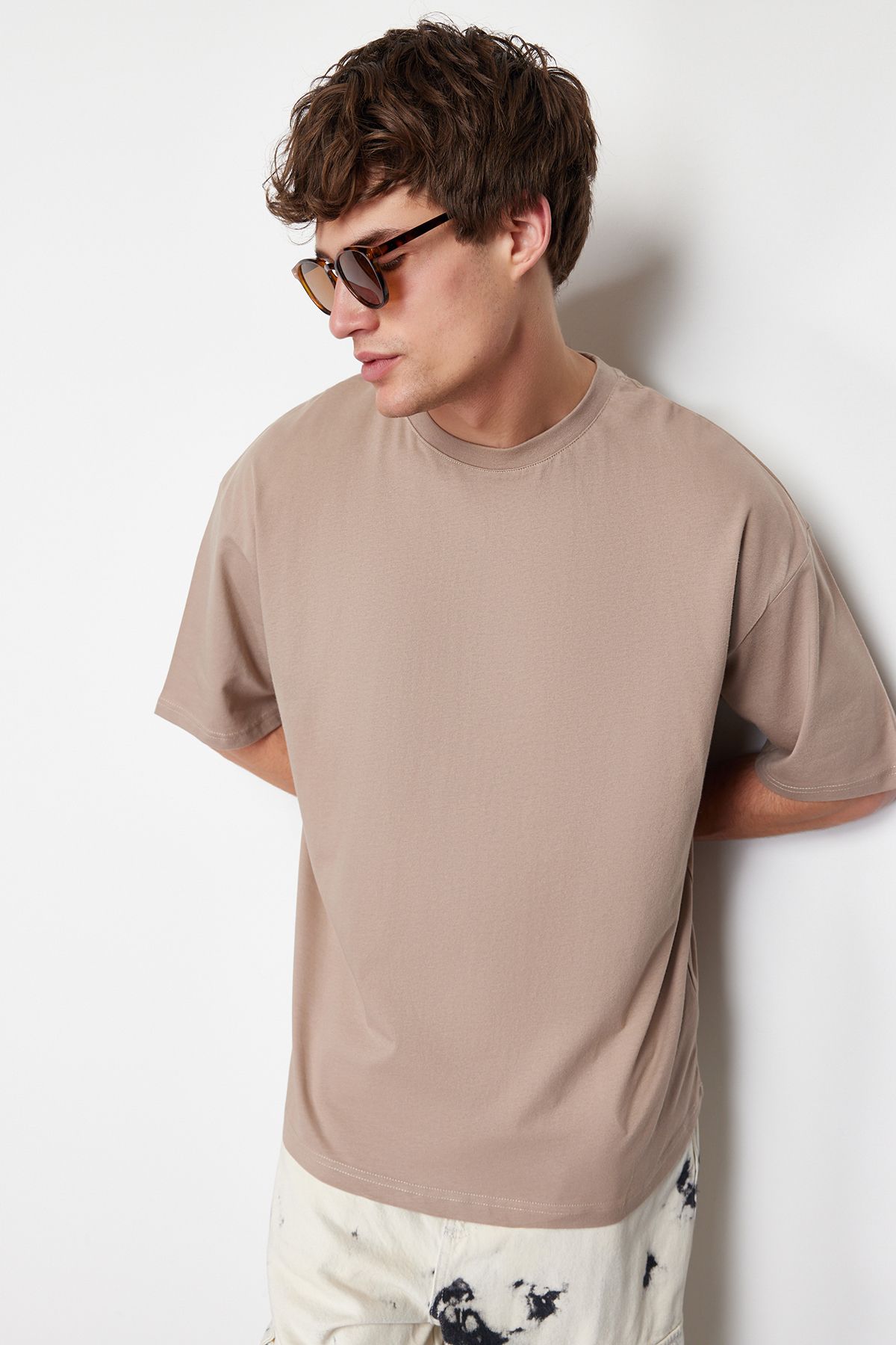 TRENDYOL MAN Vizon  Oversize/Geniş Kesim Basic %100 Pamuklu T-Shirt TMNSS22TS0318