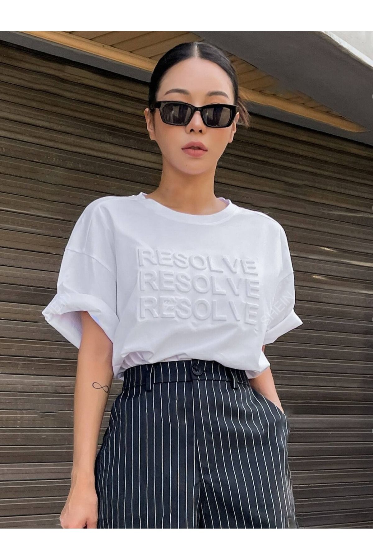 Trendseninle Kadın Beyaz Resolve Baskılı Oversize Tişört