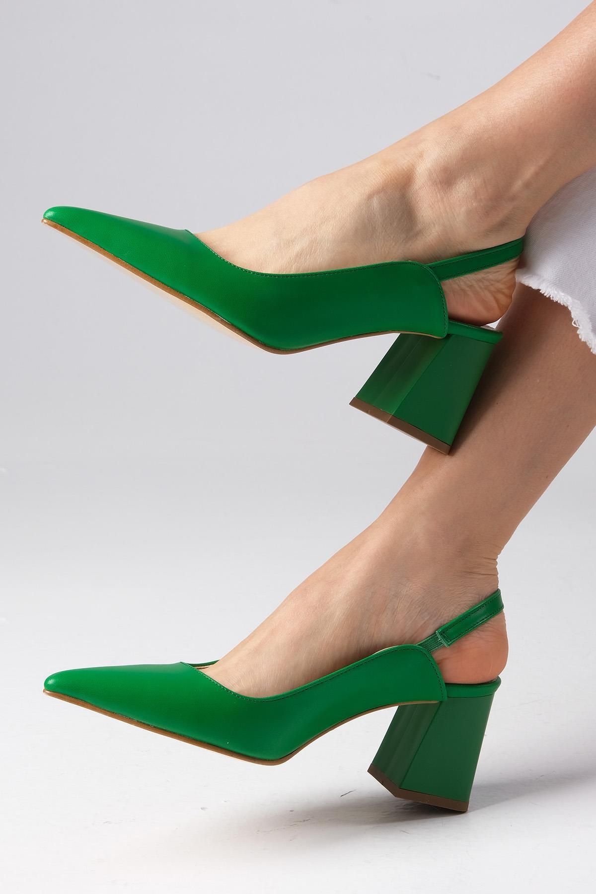 Mio Gusto Anette Yeşil Renk Sivri Burunlu Arkası Açık Kalın Topuklu Ayakkabı