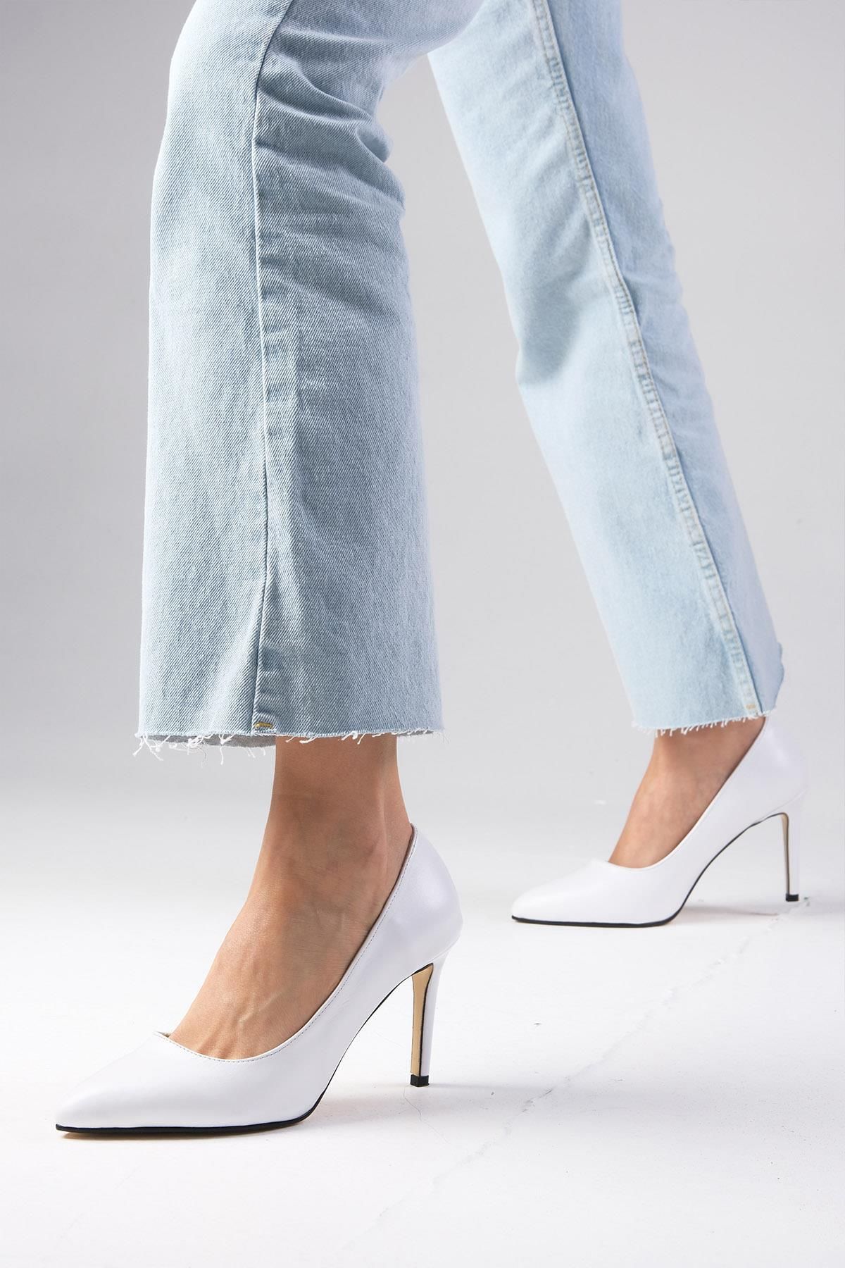 Mio Gusto Elora Hakiki Deri Beyaz Renk Kadın Stiletto Ayakkabı