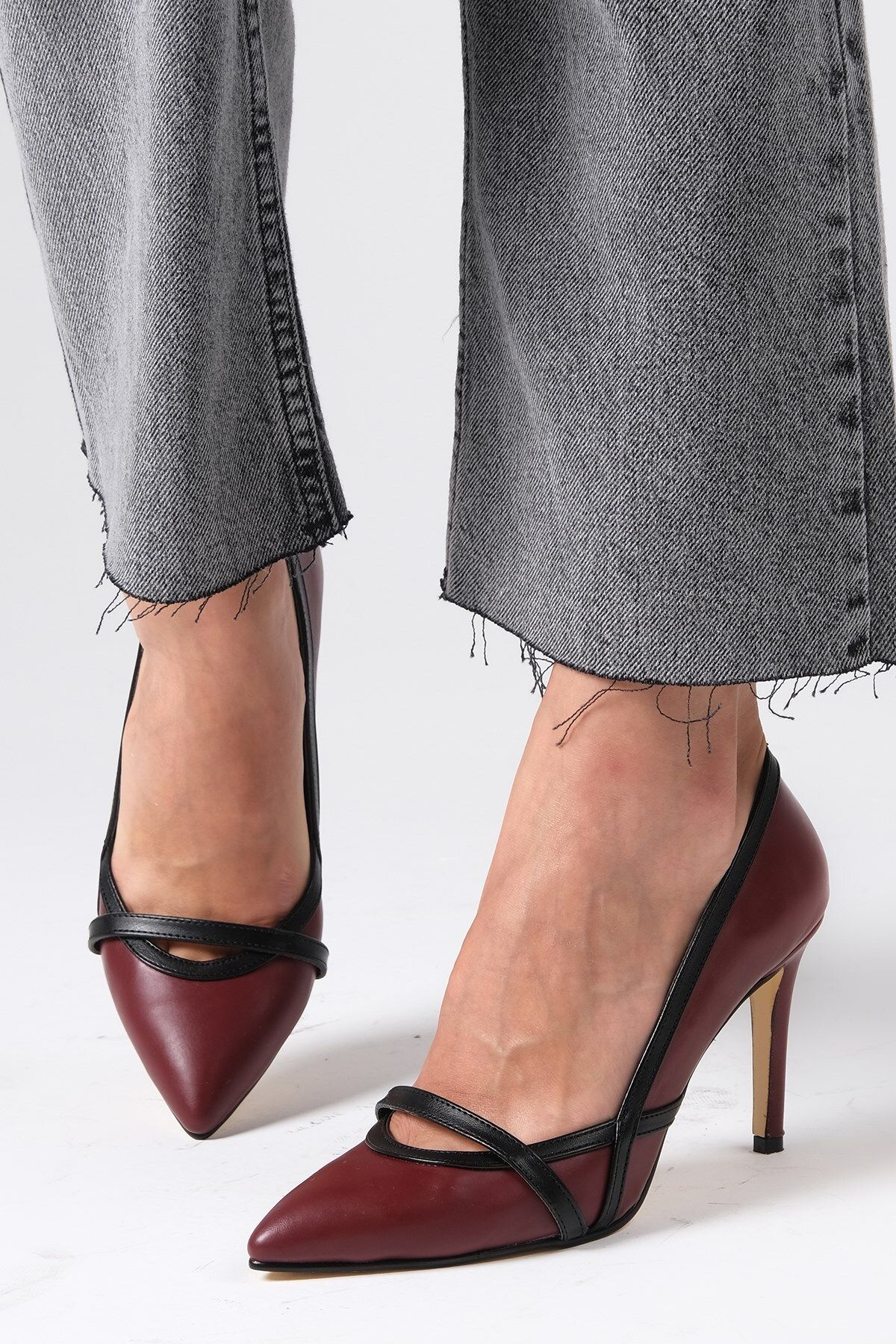 Mio Gusto Bordo Renk Siyah Biyeli Kadın Topuklu Ayakkabı