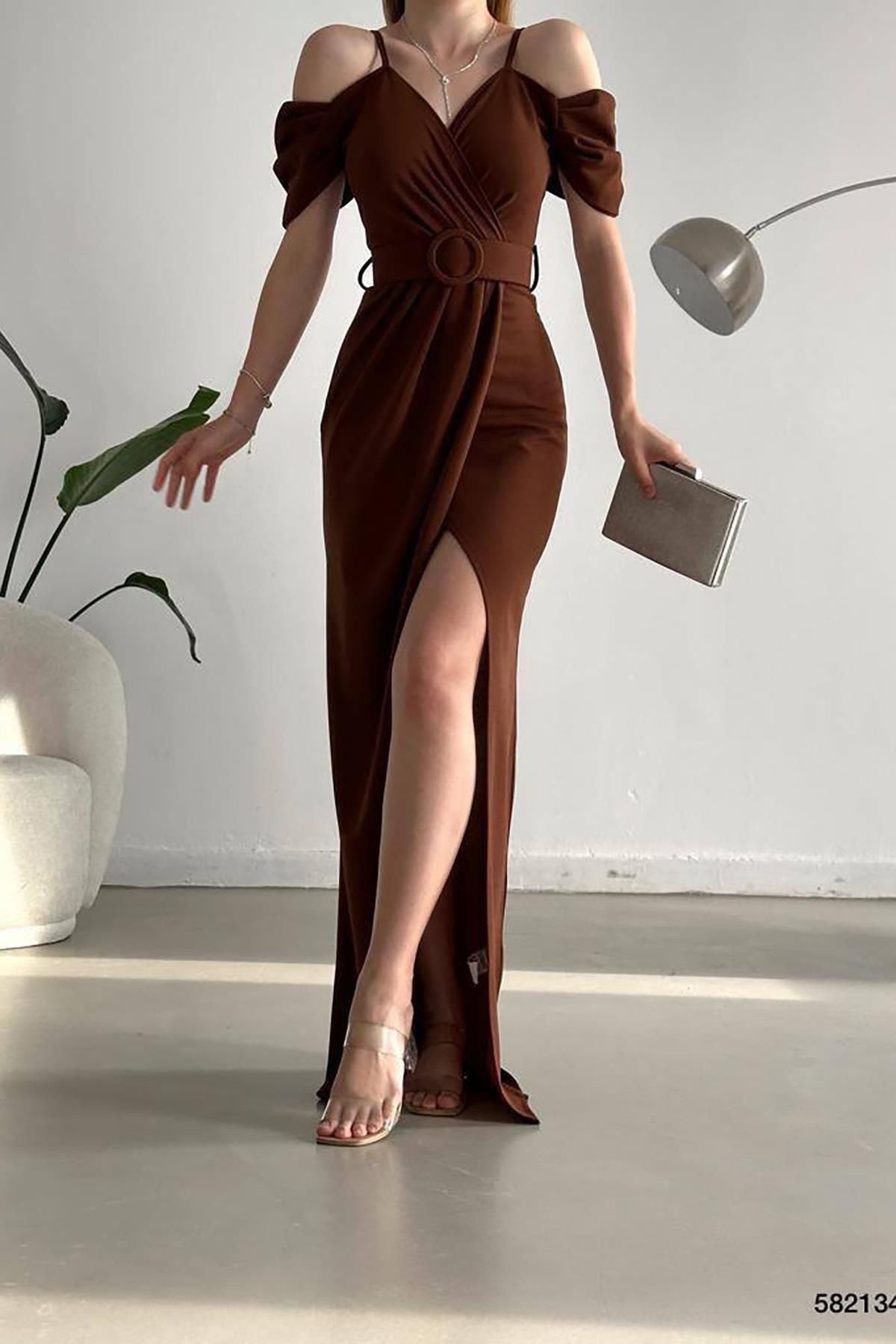 Deafox Kahverengi Krep Kumaş Kruvaze Yaka Yırtmaçlı Kemerli Elbise