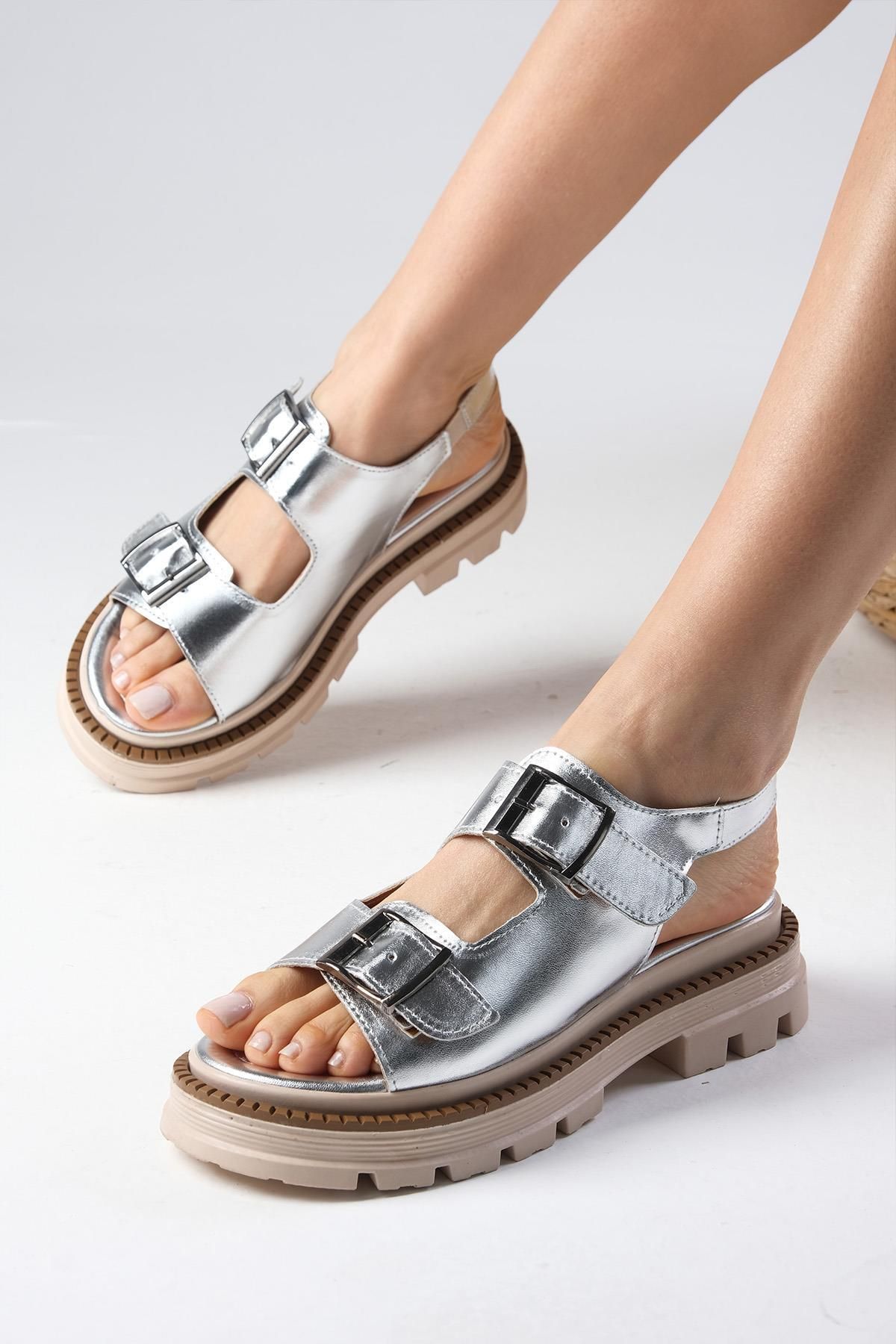 Mio Gusto Blake Gümüş Renk Çift Tokalı Kadın Sandalet Ayakkabı