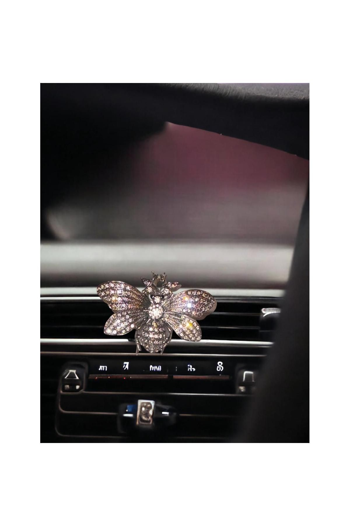 Arabasına Aşıklar Kulübü Swarovski taşlı kraliçe arı araç içi fan süsü