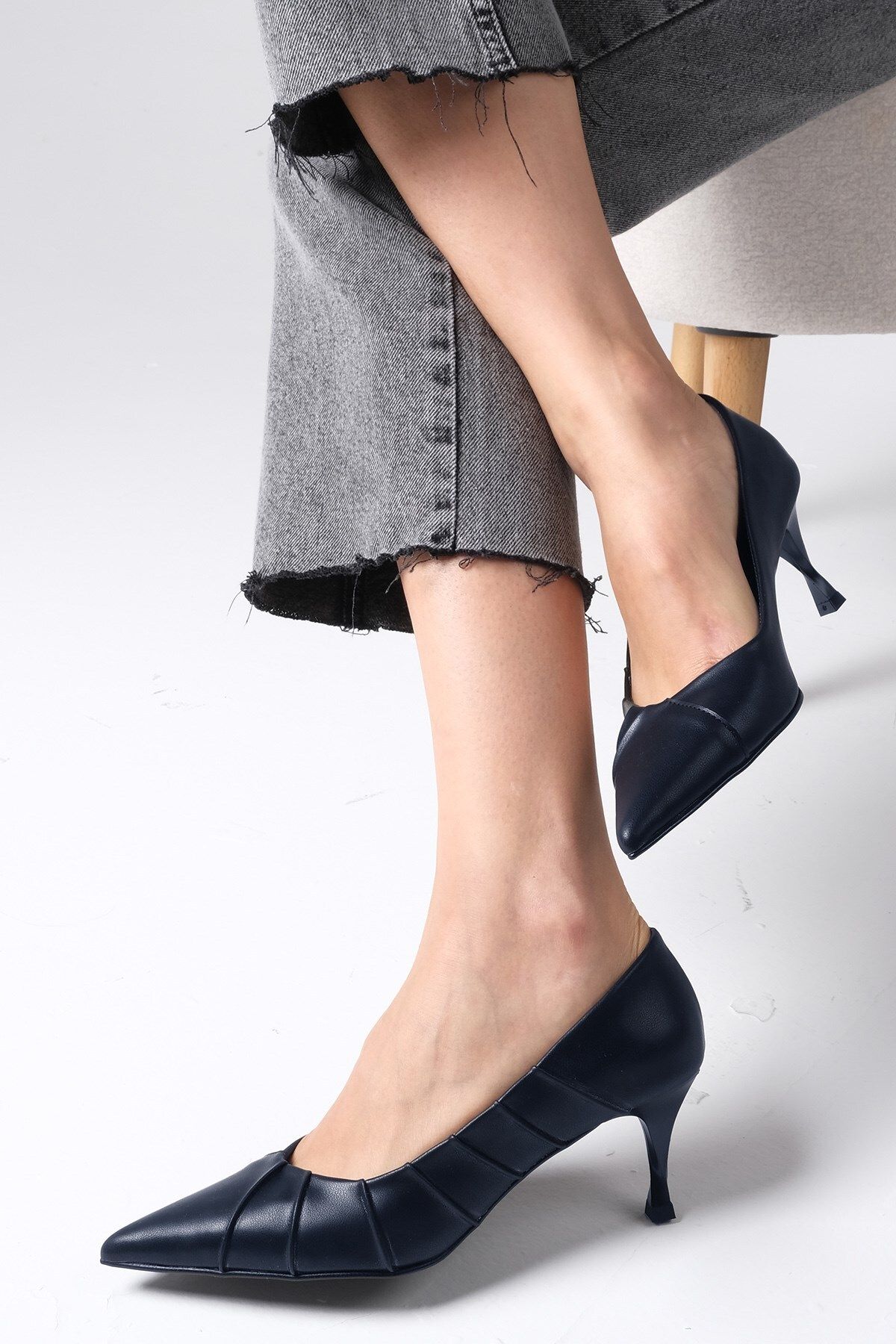 Mio Gusto Nina Lacivert Renk Büzgülü Kadın Topuklu Ayakkabı