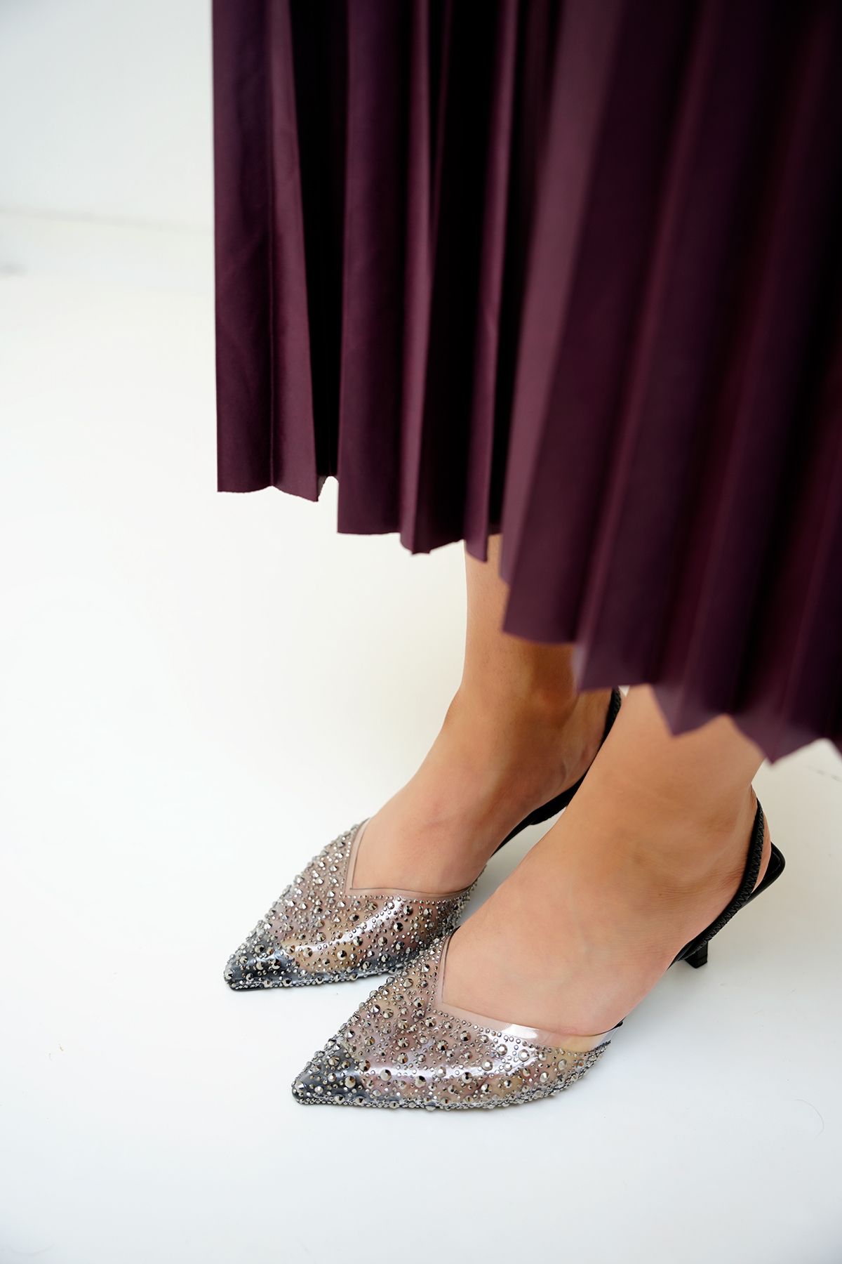 LAMİNTA Chic Siyah İnci ve Taş Detaylı Topuklu Ayakkabı