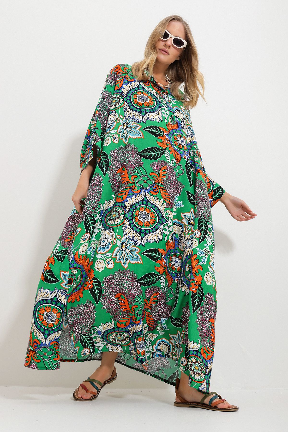 Trend Alaçatı Stili Kadın Yeşil Hakim Düğmeli Dokuma Desenli Elbise Alc-X11658