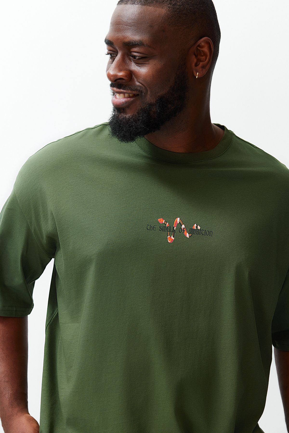 TRENDYOL MAN Büyük Beden Yeşil  Oversize/Geniş Kesim Rahat Baskılı %100 Pamuk T-Shirt TMNSS24BF00055
