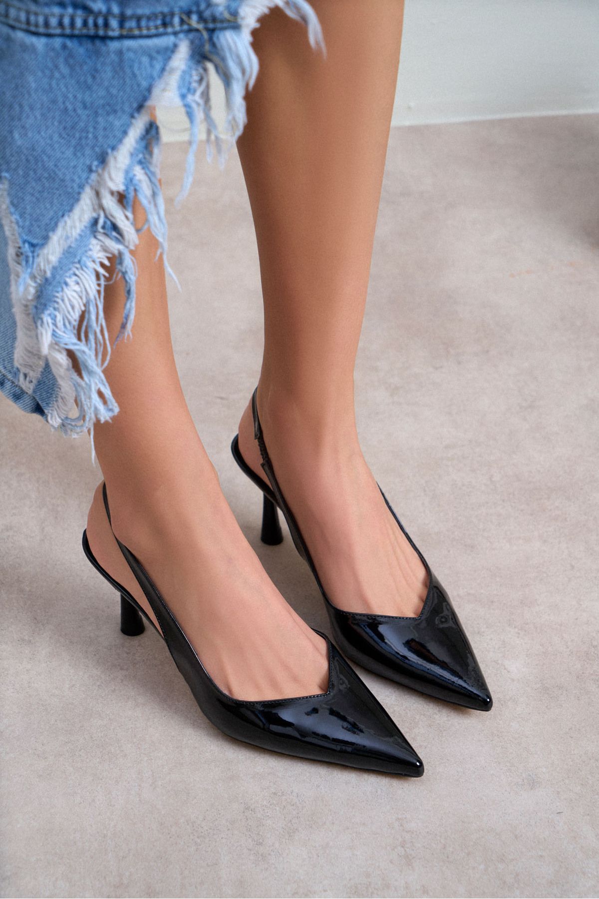 NİŞANTAŞI SHOES Nara Siyah Rugan Bilek Bağlı Kadın Topuklu Ayakkabı