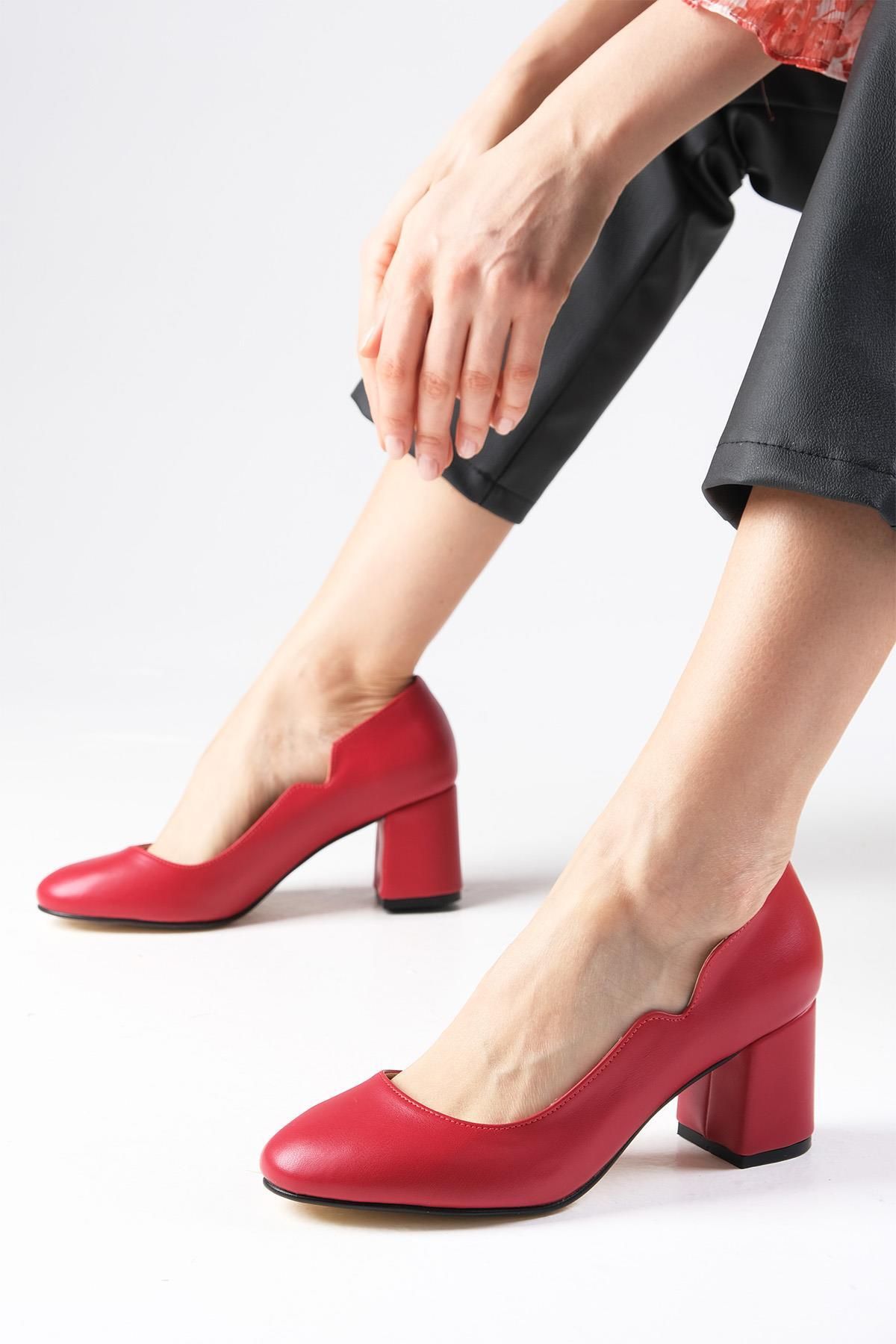Mio Gusto Keira Kırmızı Renk Yuvarlak Burunlu Kadın Topuklu Ayakkabı