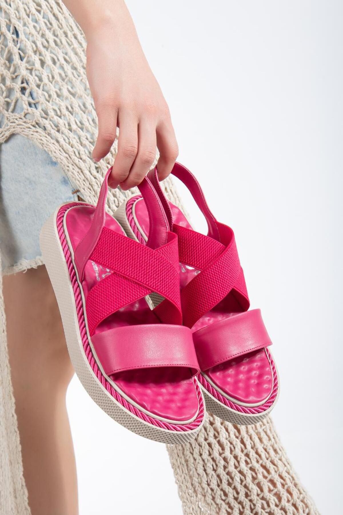 Mc vay Shoes Bartex Fuşya Çapraz Lastik Detaylı Sandalet