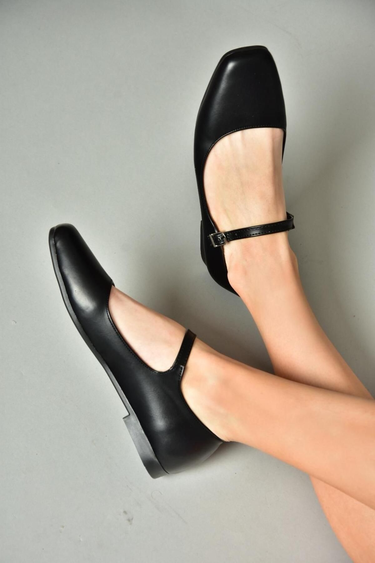 Fox Shoes S726252509 Siyah Kadın Babet