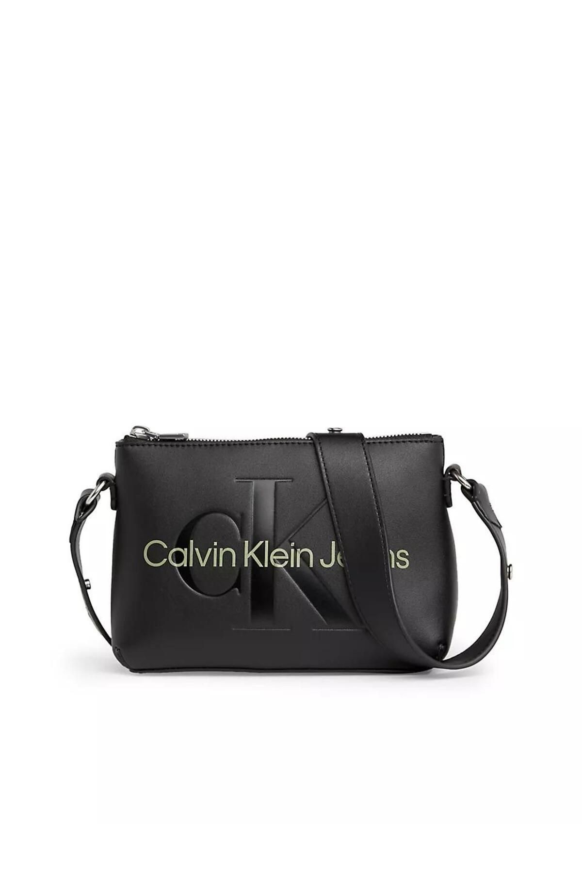 Calvin Klein SCULPTED CAMERA POUCH21 MONO