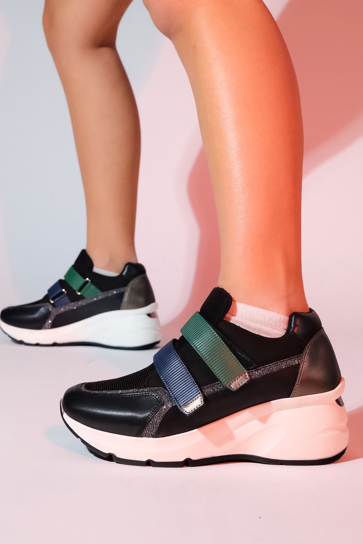 luvishoes BERGE Siyah Multi Kadın Cırtlı Dolgu Taban Spor Sneakers