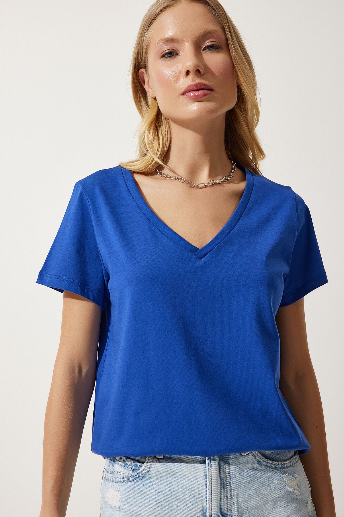 Happiness İstanbul Kadın Mavi V Yaka Basic Örme T-Shirt  UB00261