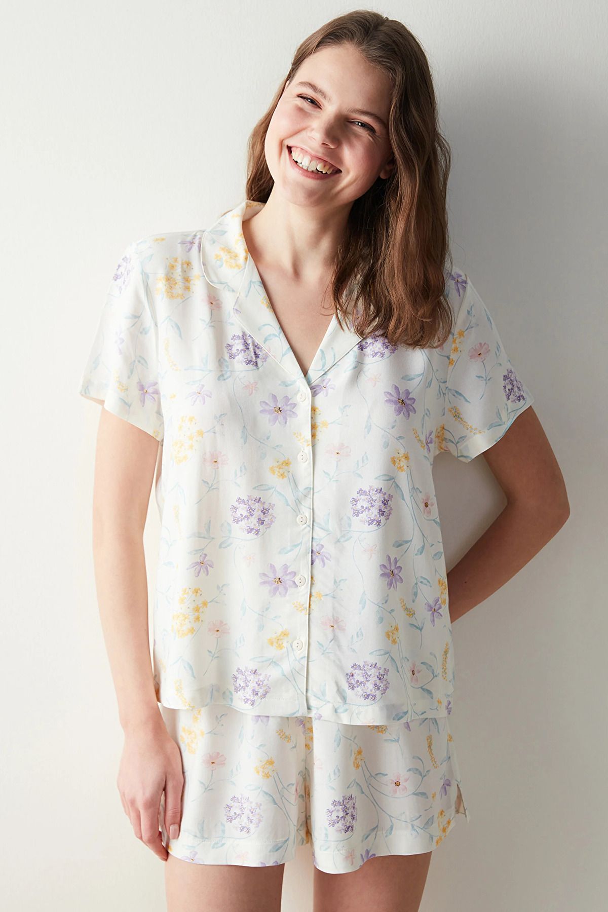 Penti Base Josie Flowers Beyaz Gömlek Şort Pijama Takımı