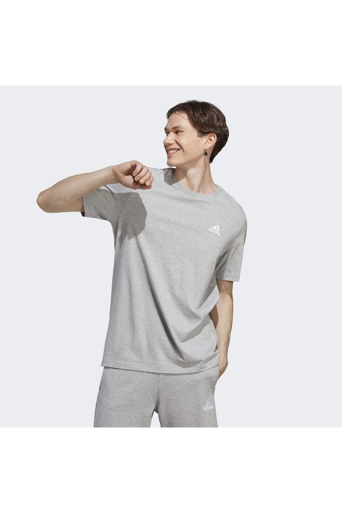 adidas Essentials Single Jersey Embroidered Small Logo Tişört