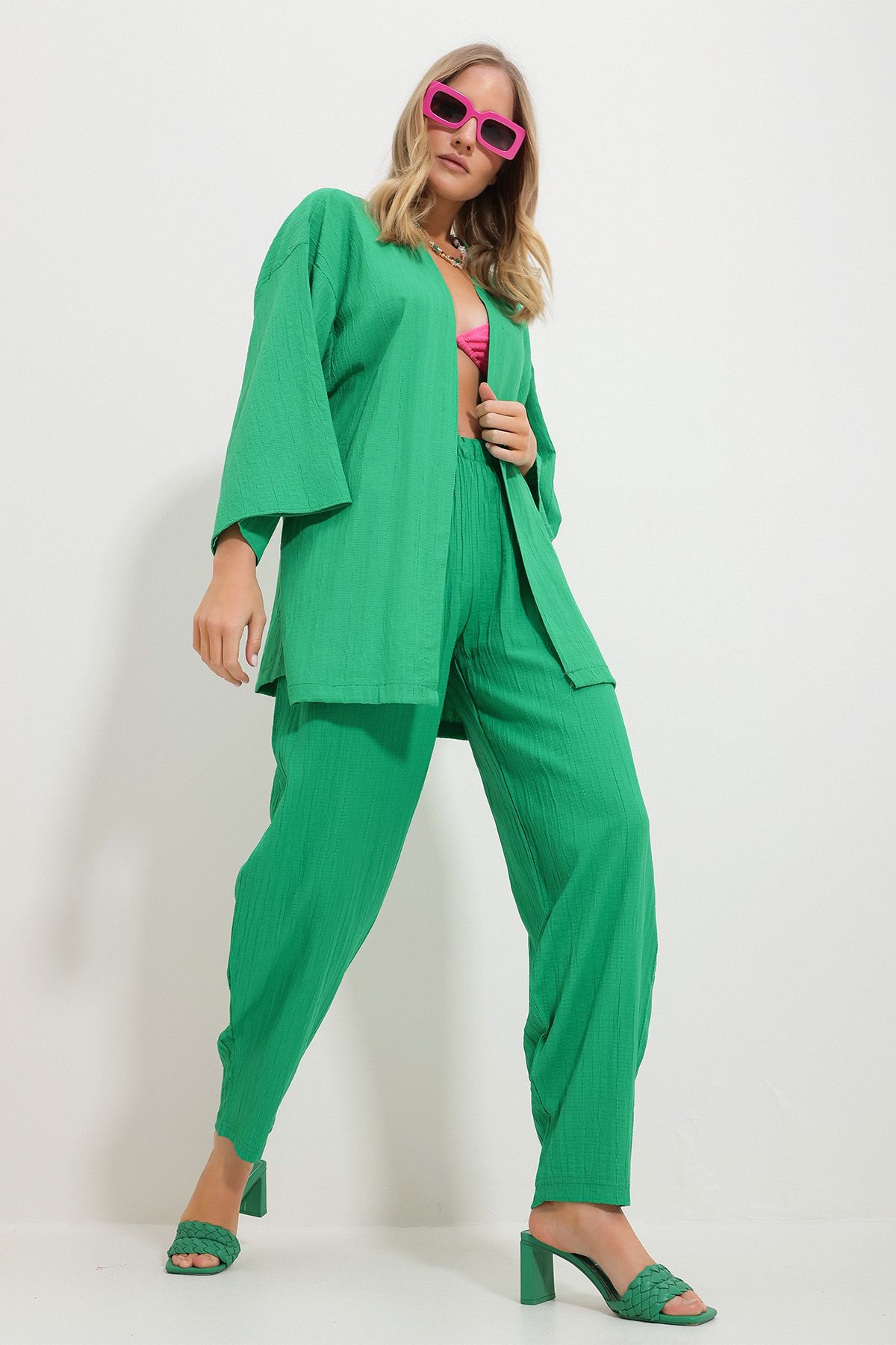 Trend Alaçatı Stili Kadın Yeşil Rahat Kesim Pantolon Kimono Ceket Dokuma İkili Takım Alc-X11694