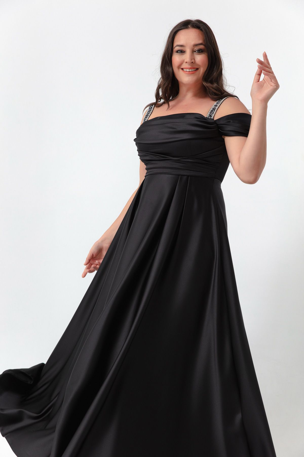 Lafaba Kadın Siyah Taş Askılı Drapeli Büyük Beden Uzun Abiye Elbise